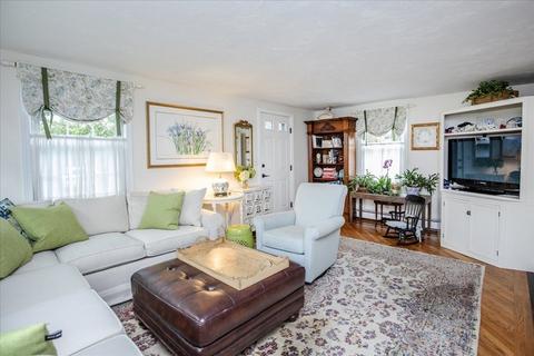 33 Putnam St, Danvers, MA 01923 photo 4