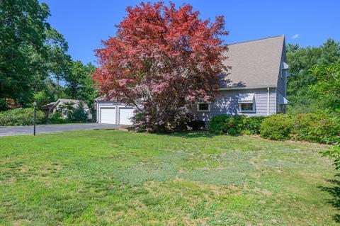 412 Gardner St, Hingham, MA 02043 photo 2