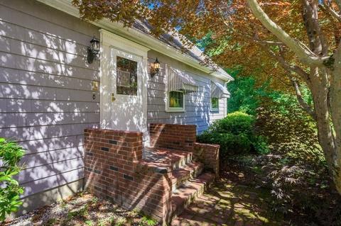 412 Gardner St, Hingham, MA 02043 photo 4