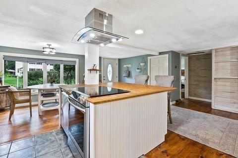 23 Mohawk Cir, Georgetown, MA 01833 photo 2