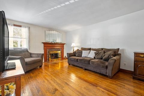 195 E Union St, Ashland, MA 01721 photo 10