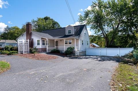 195 E Union St, Ashland, MA 01721 photo 4