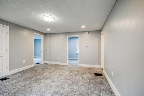 56 James St, Springfield, MA 01105 photo 8
