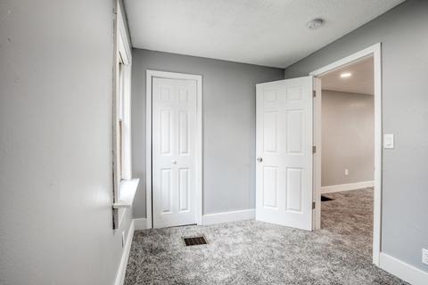 56 James St, Springfield, MA 01105 photo 13