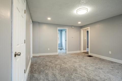 56 James St, Springfield, MA 01105 photo 9