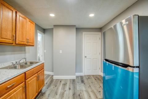 56 James St, Springfield, MA 01105 photo 5