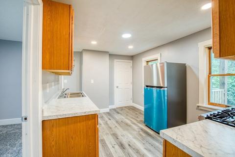 56 James St, Springfield, MA 01105 photo 6