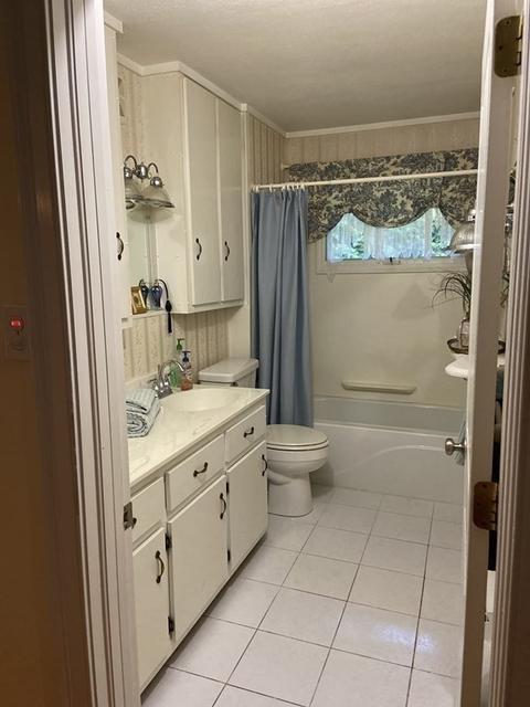 38 Shoreline Dr, Ware, MA 01082 photo 10