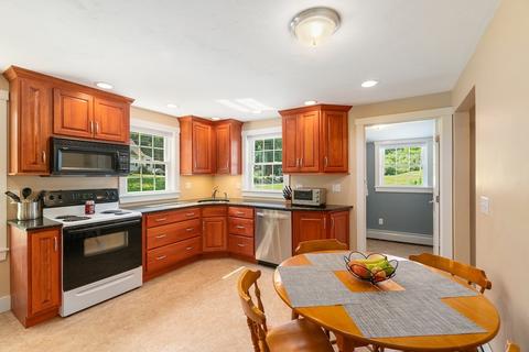 38 Carr St, Sutton, MA 01590 photo 9