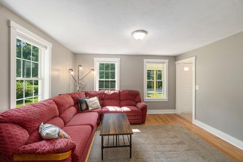 38 Carr St, Sutton, MA 01590 photo 5