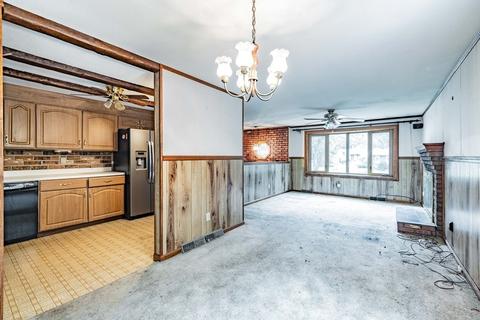 84 Entrybrook Dr, Springfield, MA 01108 photo 4