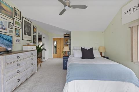 39 Ticehurst Ln, Marblehead, MA 01945 photo 16