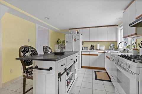 39 Ticehurst Ln, Marblehead, MA 01945 photo 13