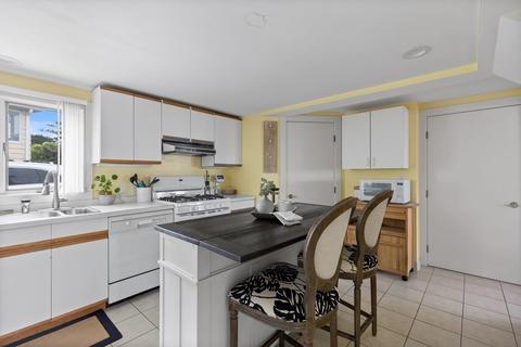 39 Ticehurst Ln, Marblehead, MA 01945 photo 10