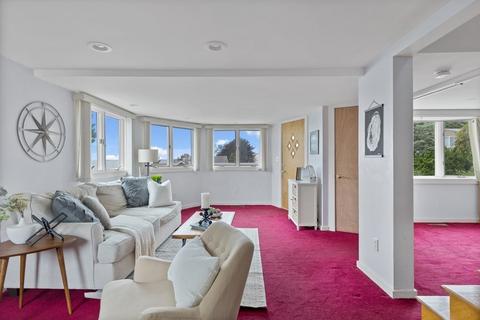 39 Ticehurst Ln, Marblehead, MA 01945 photo 5
