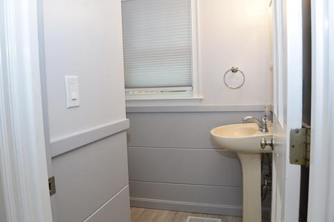 511 Central Ave, Needham, MA 02494 photo 17