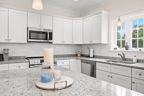 486 Hamilton St, Worcester, MA 01604 photo 18