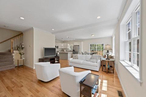 486 Hamilton St, Worcester, MA 01604 photo 7