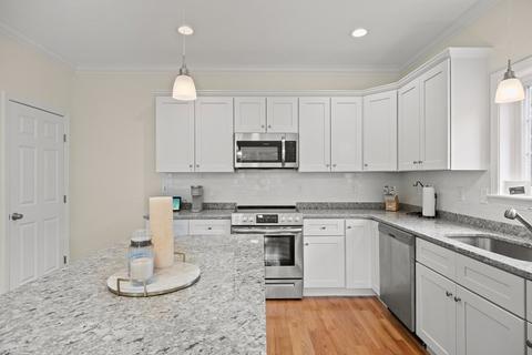 486 Hamilton St, Worcester, MA 01604 photo 17