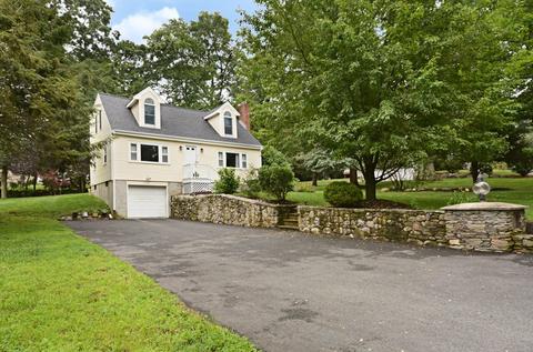 65 Everett St, Canton, MA 02021 photo 3