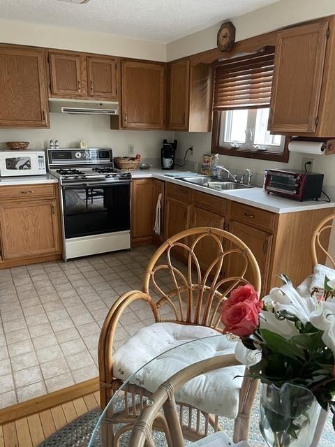 73 Williamson St, Fall River, MA 02720 photo 6
