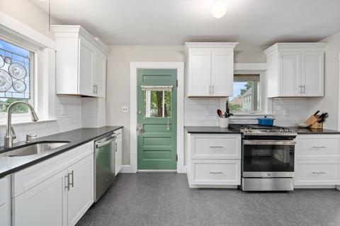 21 Exchange St, Gloucester, MA 01930 photo 2