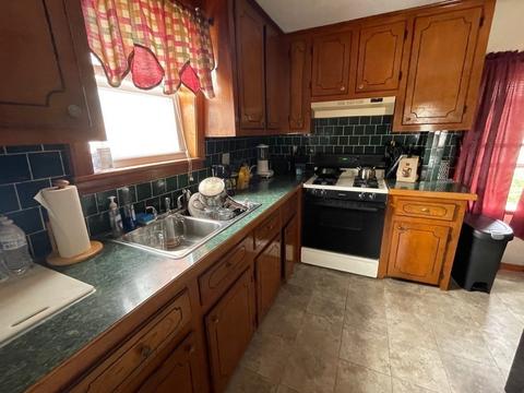 33 Taylor St, Fall River, MA 02720 photo 10