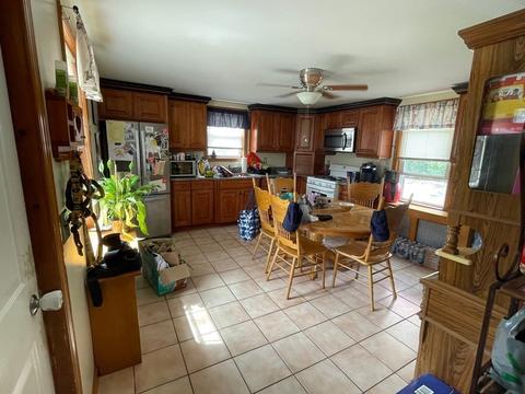33 Taylor St, Fall River, MA 02720 photo 2