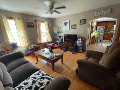 33 Taylor St, Fall River, MA 02720 photo 3