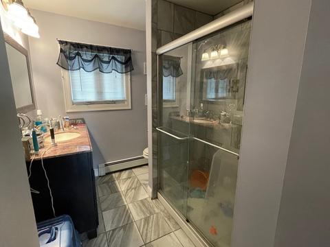 33 Taylor St, Fall River, MA 02720 photo 4