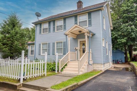 216 Jasper St, Springfield, MA 01109 photo 1