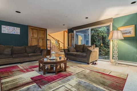 1 Rolleston Rd, Marblehead, MA 01945 photo 5