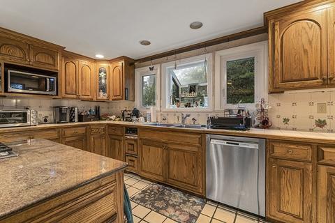 1 Rolleston Rd, Marblehead, MA 01945 photo 12
