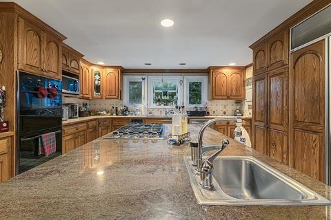 1 Rolleston Rd, Marblehead, MA 01945 photo 10