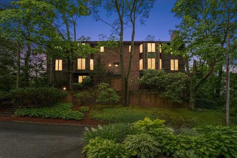 1 Rolleston Rd, Marblehead, MA 01945 photo 2