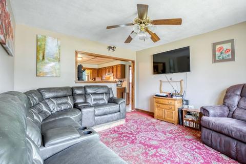 50 Shepherd St, Chicopee, MA 01013 photo 6