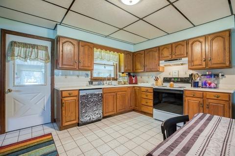 50 Shepherd St, Chicopee, MA 01013 photo 4