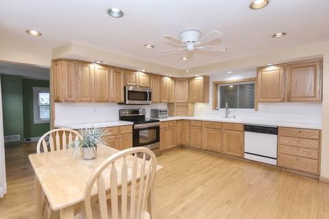 62 Wright St, Stoneham, MA 02180 photo 4