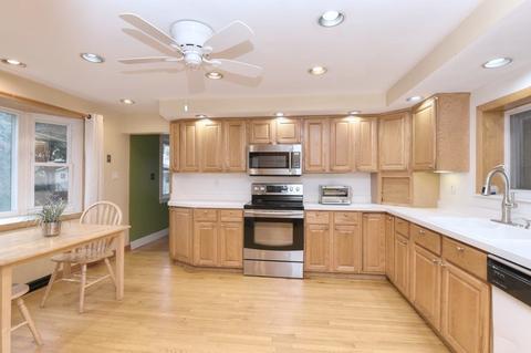 62 Wright St, Stoneham, MA 02180 photo 8