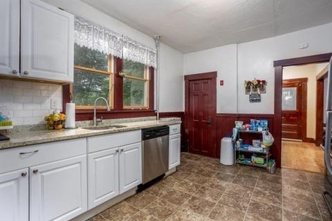 162 Heard St, Worcester, MA 01603 photo 7