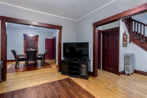 162 Heard St, Worcester, MA 01603 photo 3