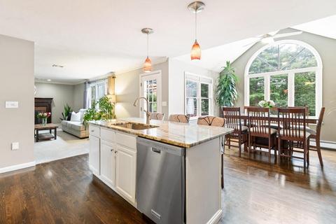 32 Jasons Path, Walpole, MA 02081 photo 9