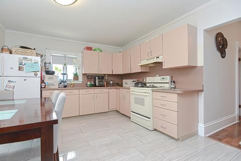 75 Cleveland Ave, Everett, MA 02149 photo 17