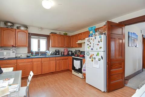 75 Cleveland Ave, Everett, MA 02149 photo 2