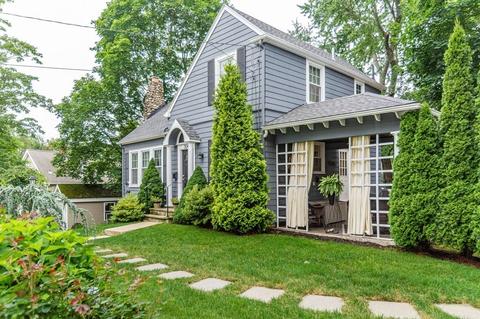 304 Lowell St, Reading, MA 01867 photo 1