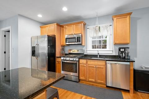 13 Jasper St, Beverly, MA 01915 photo 3