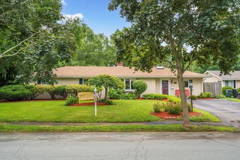 28 Colgate Rd, Beverly, MA 01915 photo 2