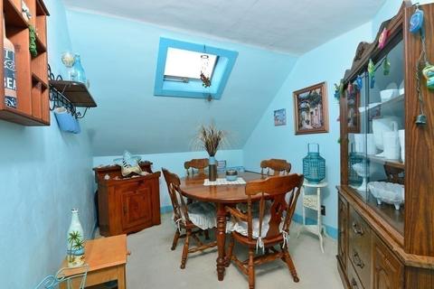 95 Cottage St, Fall River, MA 02721 photo 32