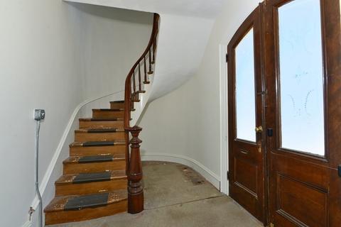 95 Cottage St, Fall River, MA 02721 photo 4
