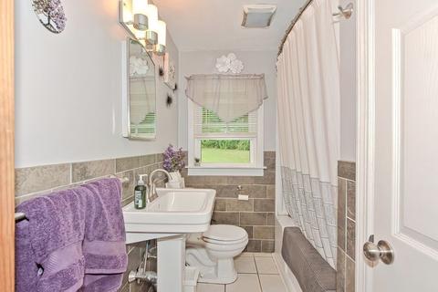 27 Winchester Ave, Worcester, MA 01603 photo 16